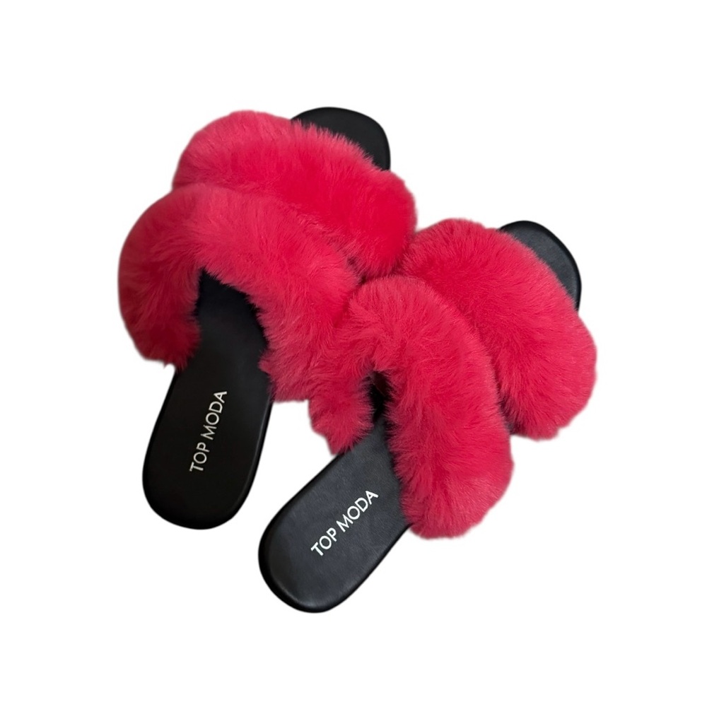 Moda Red and Black Cozy Slippers